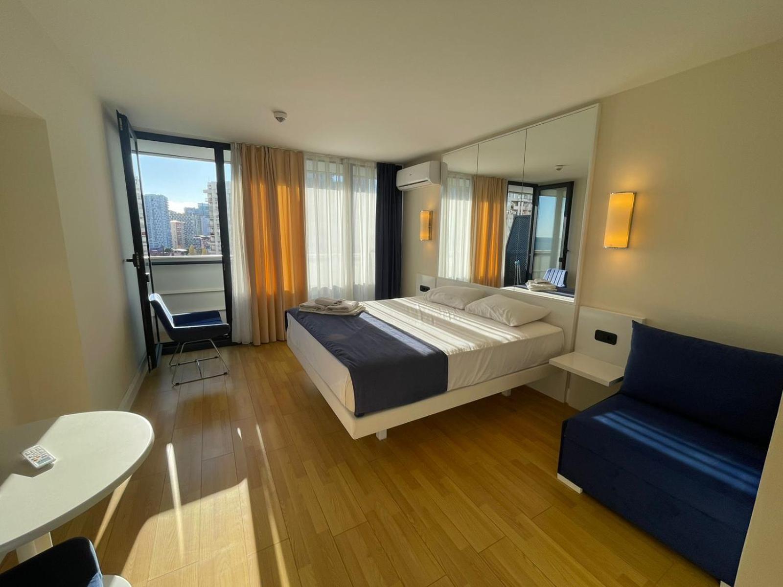 Orbi Aparthotel In Батуми Екстериор снимка