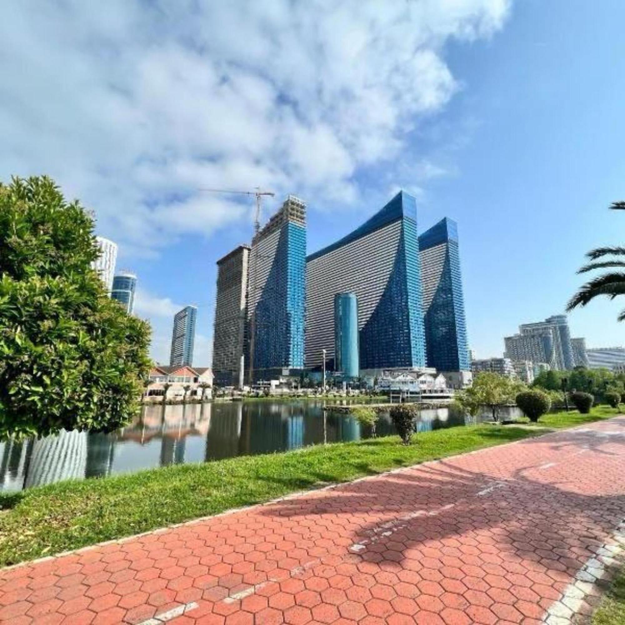 Orbi Aparthotel In Батуми Екстериор снимка